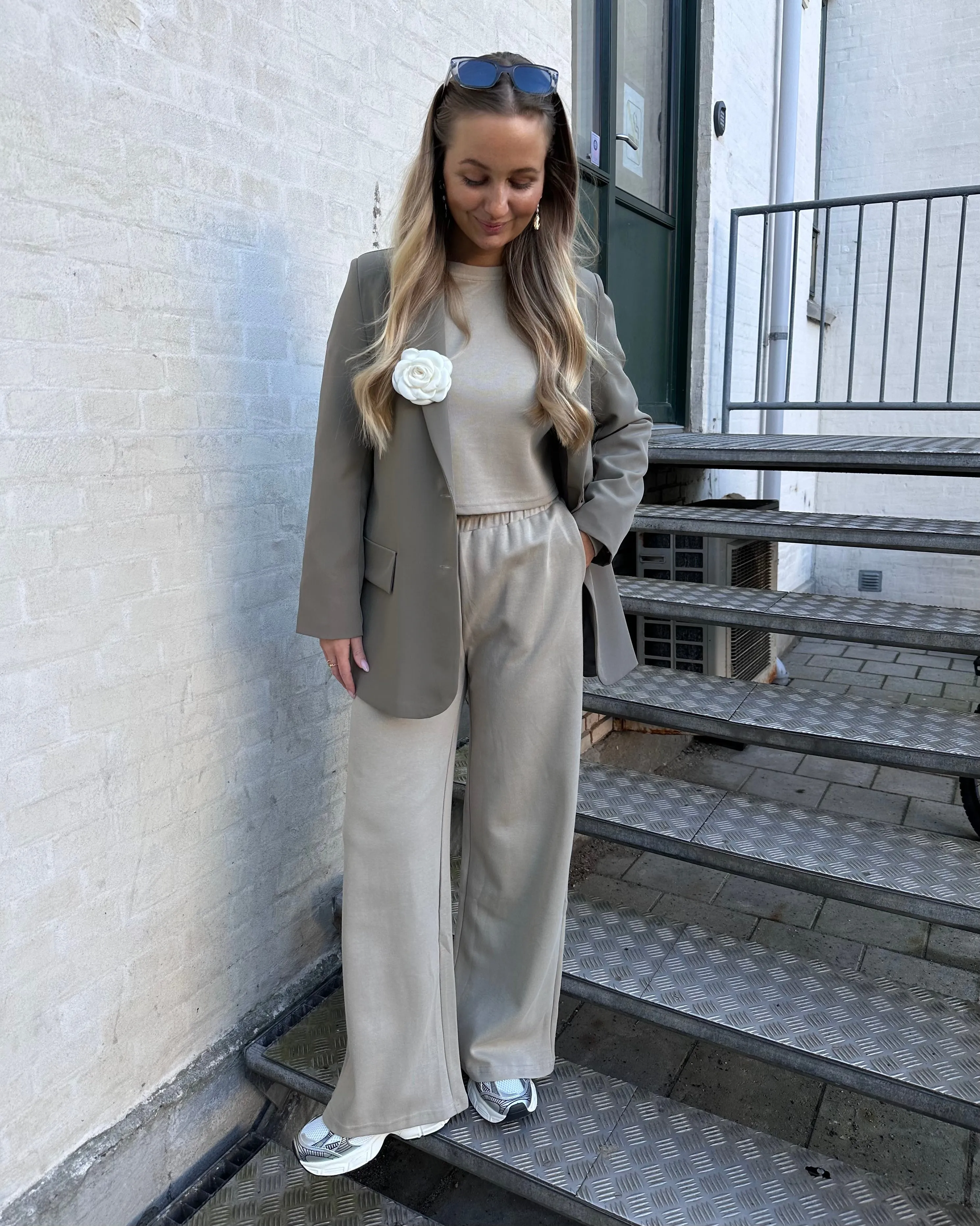Alma sweatpants lysebrun