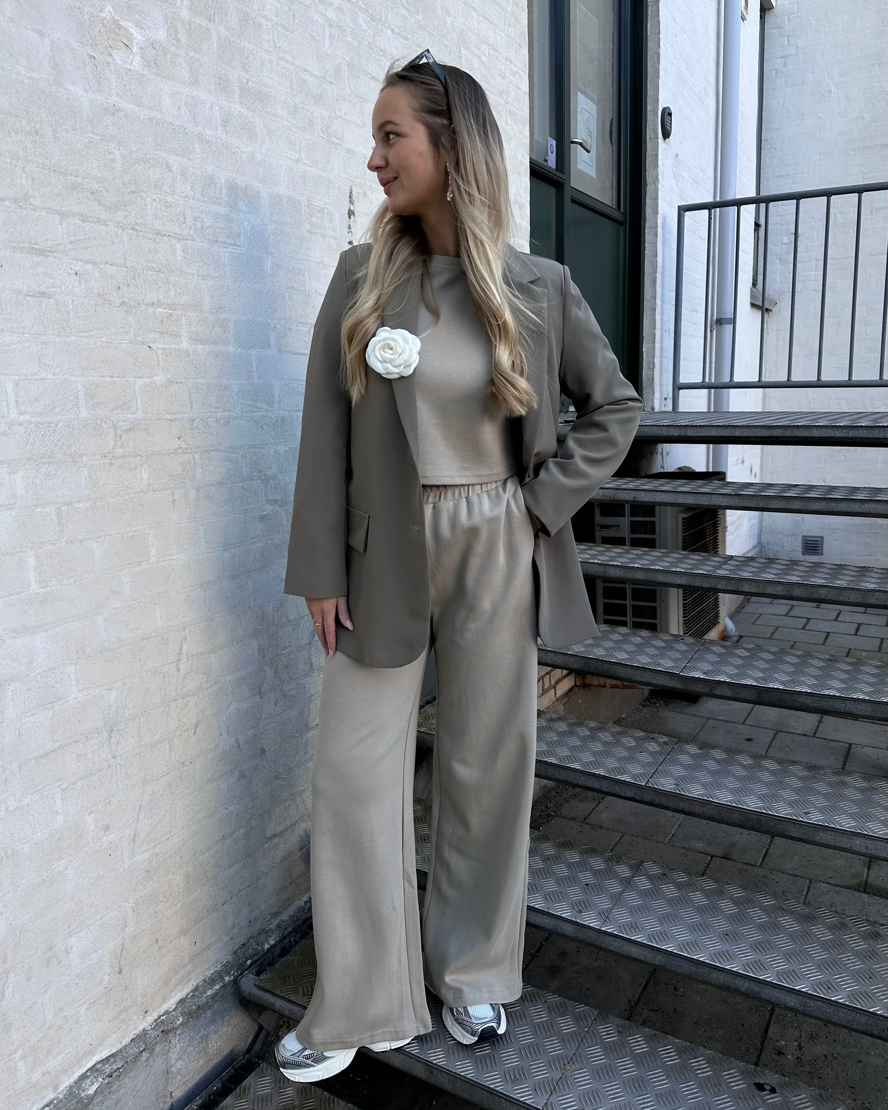 Alma sweatpants lysebrun