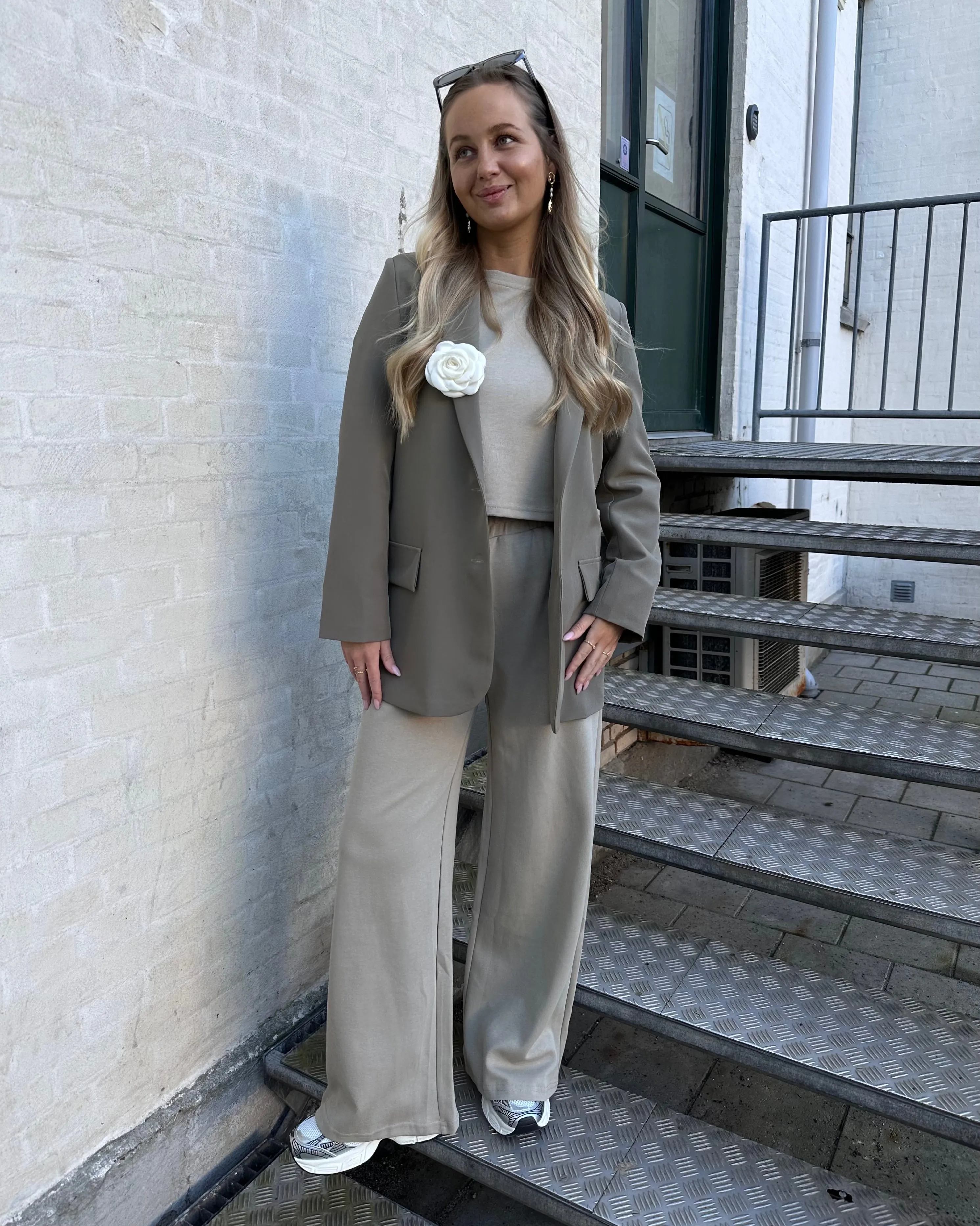Alma sweatpants lysebrun