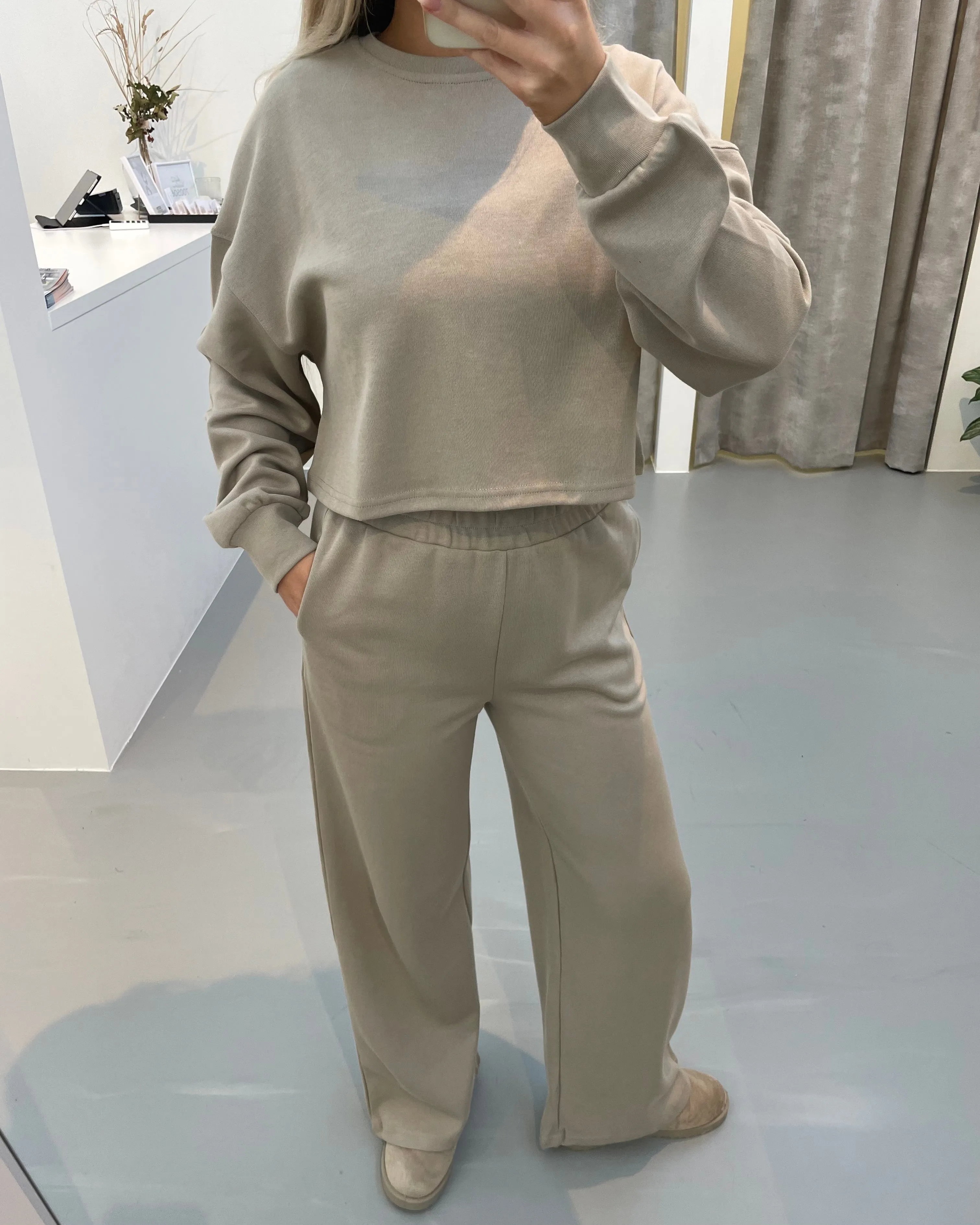 Alma sweatpants lysebrun