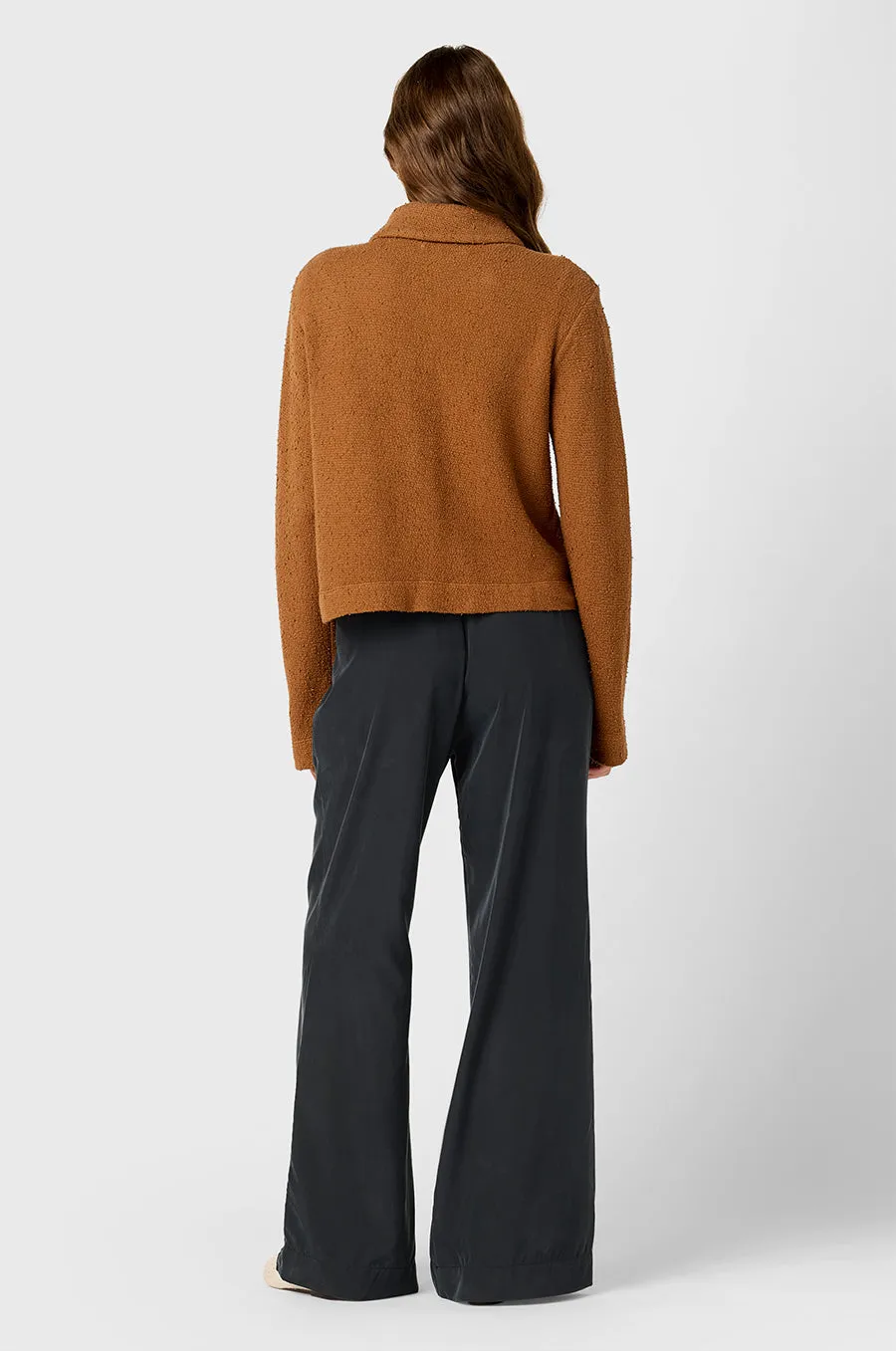 COLLARED CARDI IN PRALINE BOUCLÉ