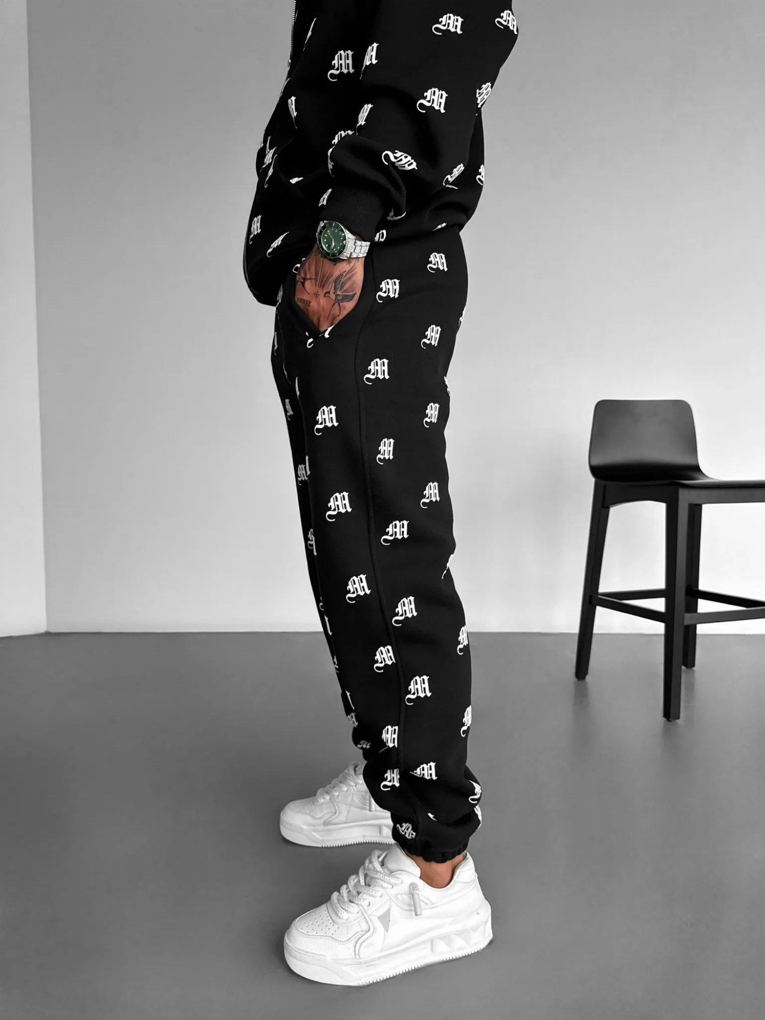 Initial Sweatpants - Black
